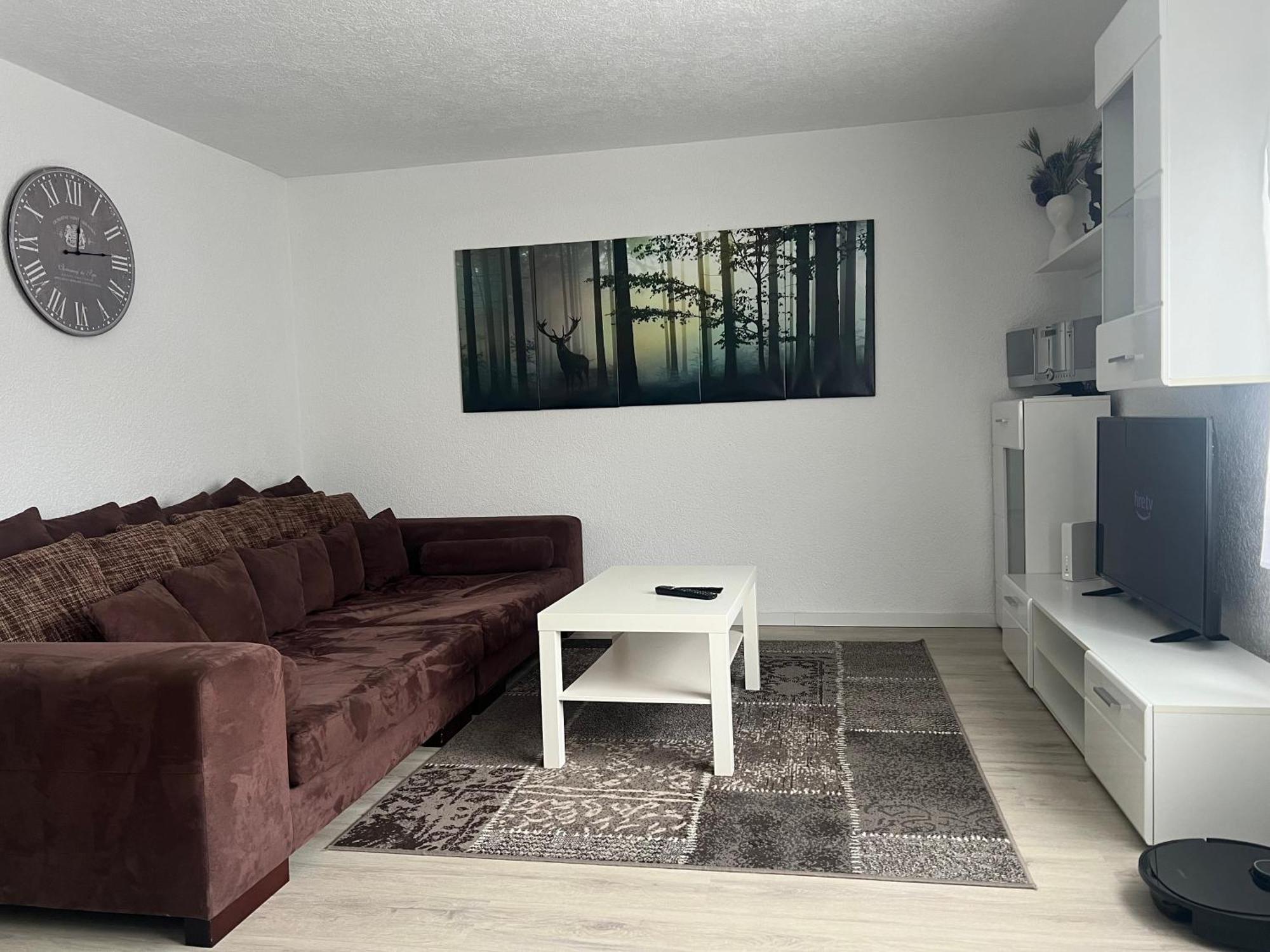 Moderne Helle 2,5 Zimmer Wohnung Mit Grossem Bad Und Kueche In Троссінген Екстер'єр фото