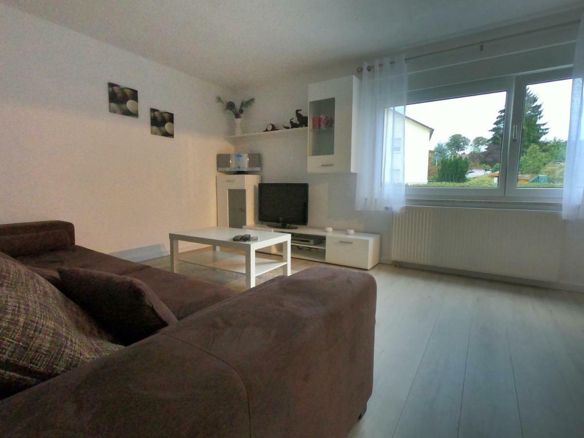 Moderne Helle 2,5 Zimmer Wohnung Mit Grossem Bad Und Kueche In Троссінген Екстер'єр фото
