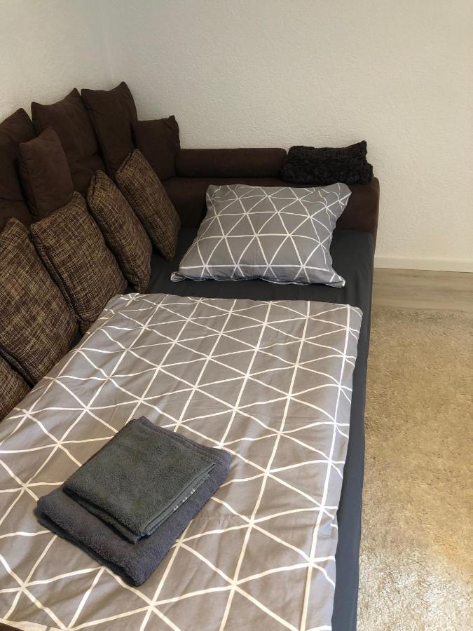 Moderne Helle 2,5 Zimmer Wohnung Mit Grossem Bad Und Kueche In Троссінген Екстер'єр фото