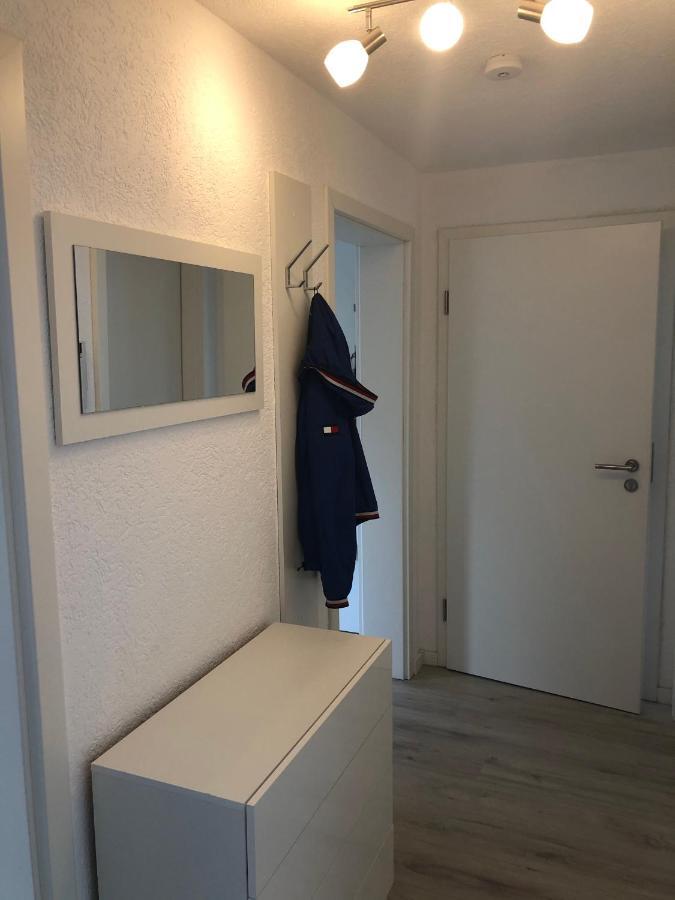 Moderne Helle 2,5 Zimmer Wohnung Mit Grossem Bad Und Kueche In Троссінген Екстер'єр фото